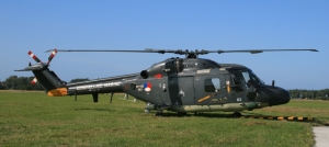 Helicopter with short shaft